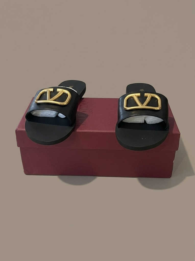 Valentino Garavani VLogo Slides