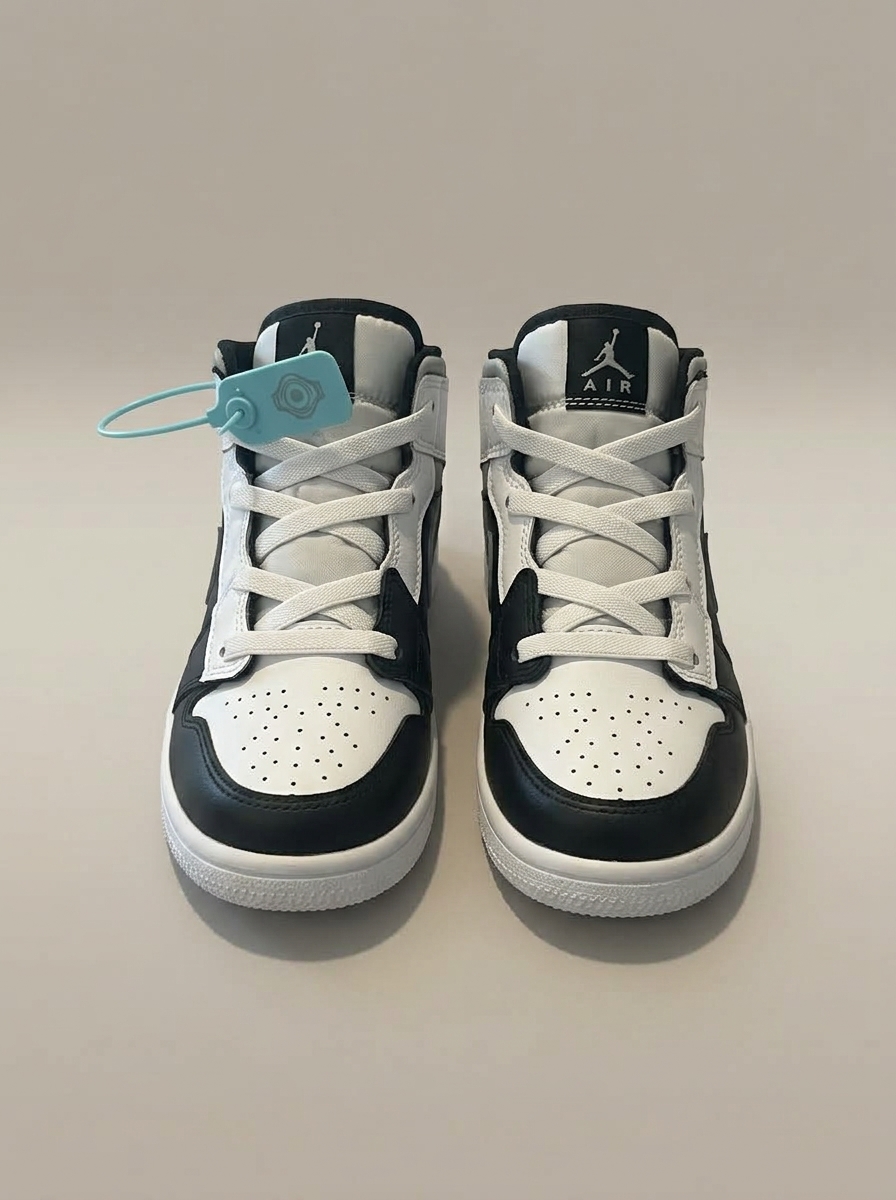 Classic High-Top Black & White
